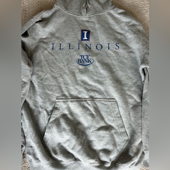 Signature Concepts Illinois Grey Sweatshirt - Picture 2 of 5